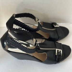 Michael Kors Black Leather Wedge Zip Open Toe Sandals Sz 8M